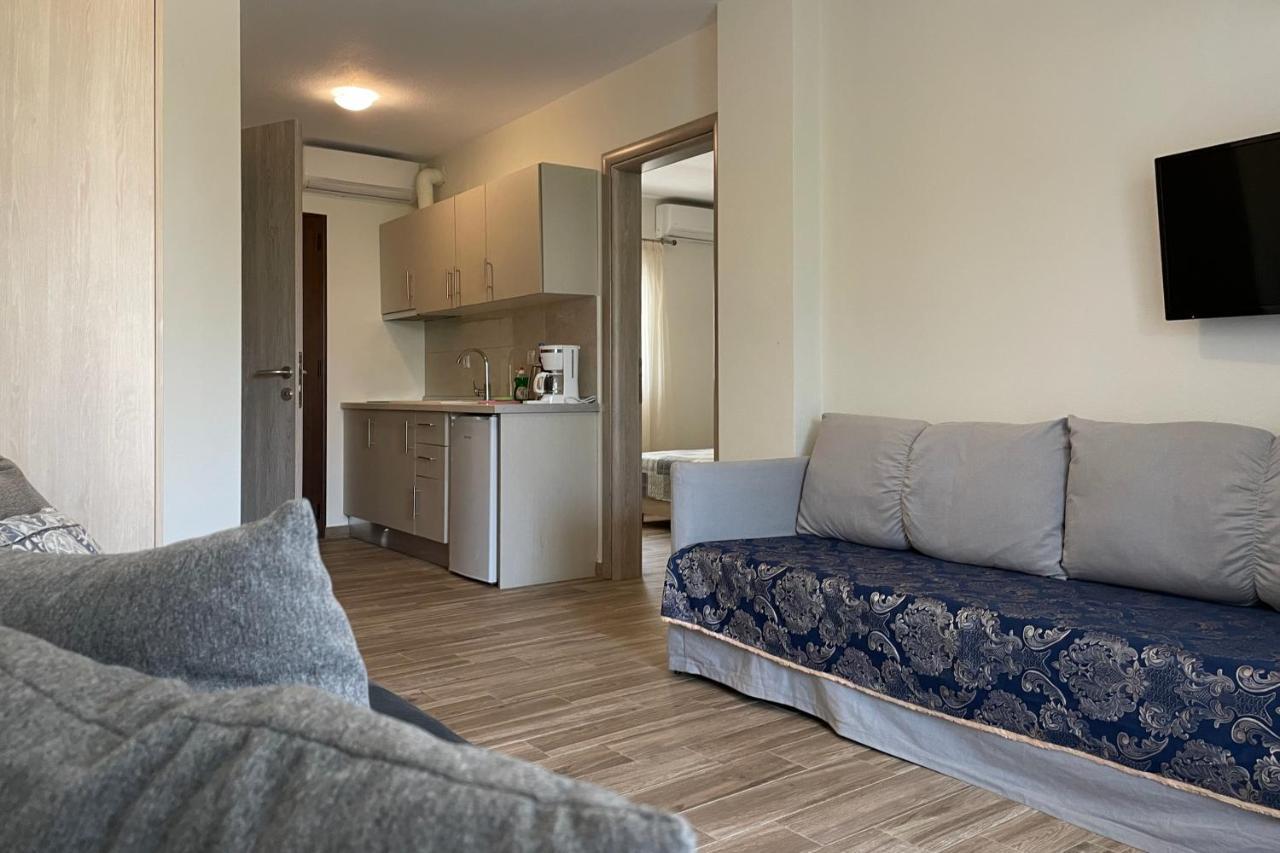 ניקיטי Royals Apartments 2 מראה חיצוני תמונה